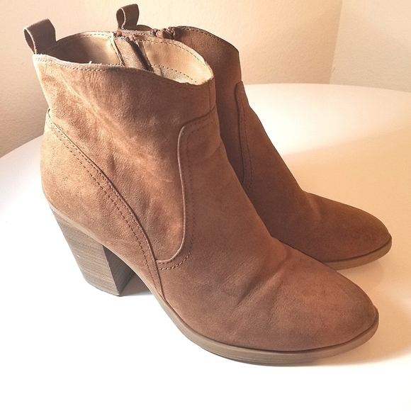 Universal Thread Boots - Picture 1 of 4